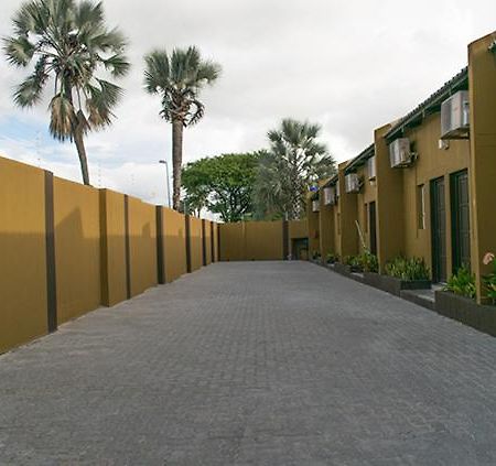 Ekamuti Town Lodge Oniihandi Екстер'єр фото