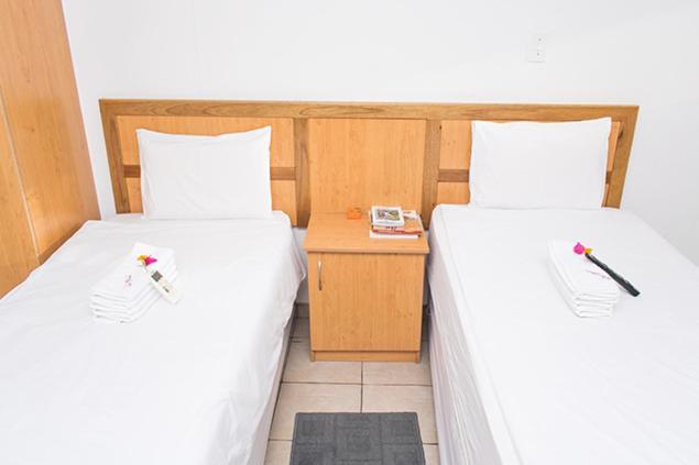 Ekamuti Town Lodge Oniihandi Екстер'єр фото