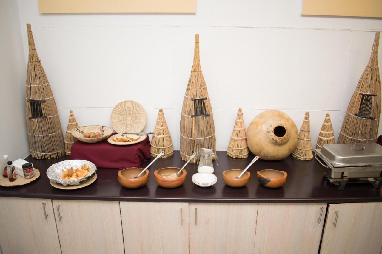 Ekamuti Town Lodge Oniihandi Екстер'єр фото